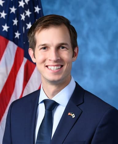 Official portrait of Jake Auchincloss, U.S. Representative for Massachusetts's 4th District