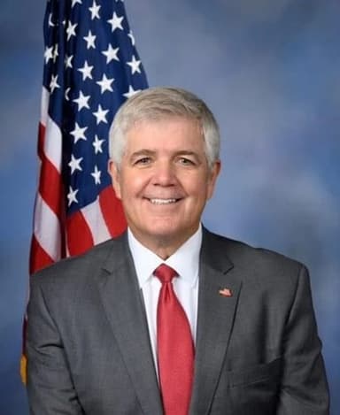Official portrait of Cliff Bentz, U.S. Representative for Oregon's 2nd District