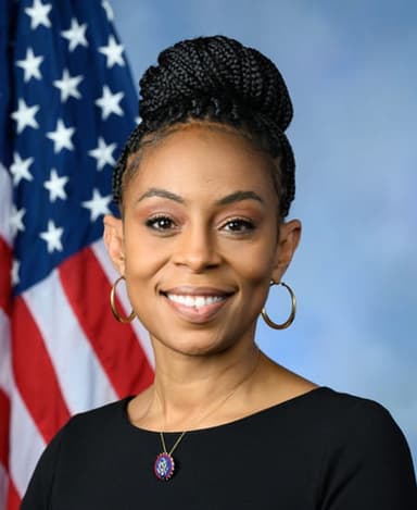 Official portrait of Shontel Brown, U.S. Representative for Ohio's 11th District