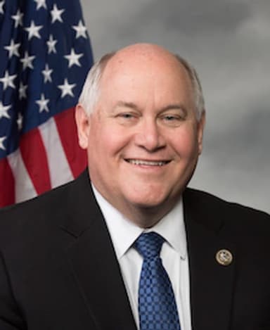 Official portrait of Ron Estes, U.S. Representative for Kansas's 4th District