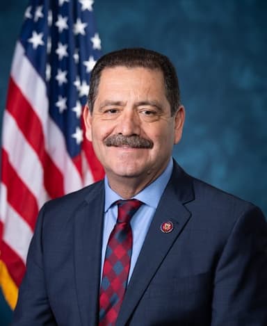 Official portrait of Chuy García, U.S. Representative for Illinois's 4th District