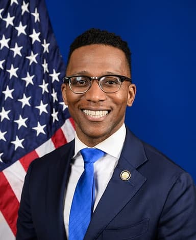 Official portrait of Christian Menefee, U.S. Representative for Texas's 18th District