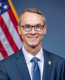 Official portrait of James Walkinshaw, U.S. Representative for Virginia's 11th District